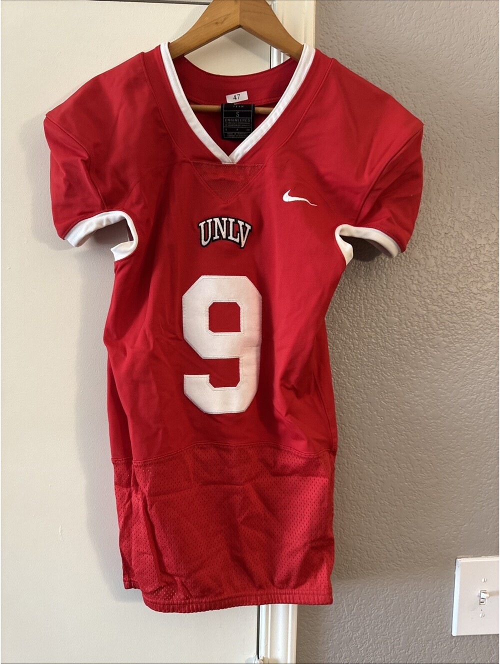 Nike UNLV Rebels Football Jersey #9 Red White Men's Size Small S NCAA